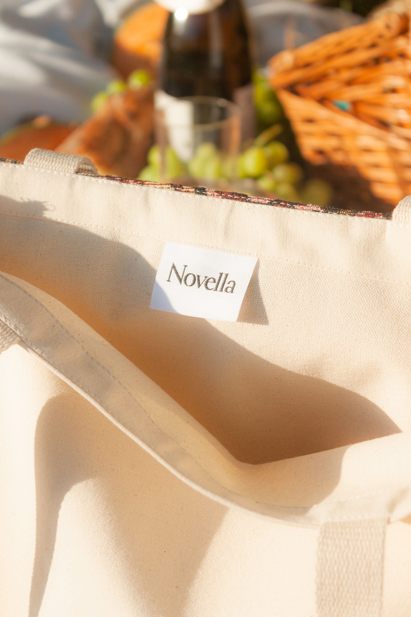 NOVELLA LOCKUP TOTE CANVAS