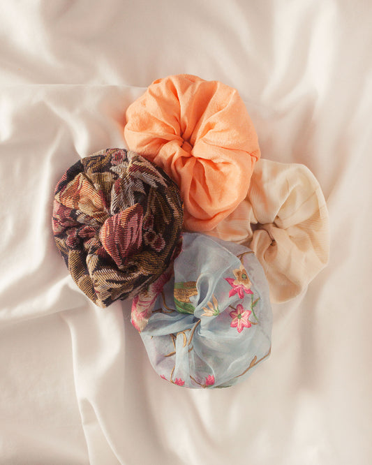 THE NOVELLA SCRUNCHIE